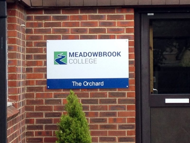 aluminum wall sign Oxford Abingdon Bicester Woodstock