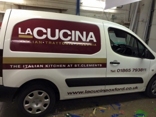 Van signs Oxfordshire vinyl signage